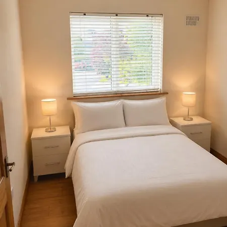 Midlands Townhouse 3bed בית נופש *