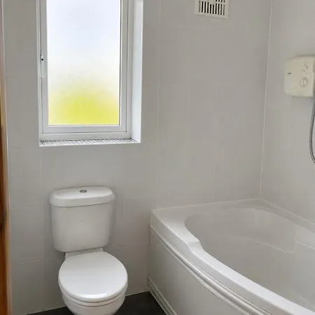 בית נופש Midlands Townhouse 3bed *